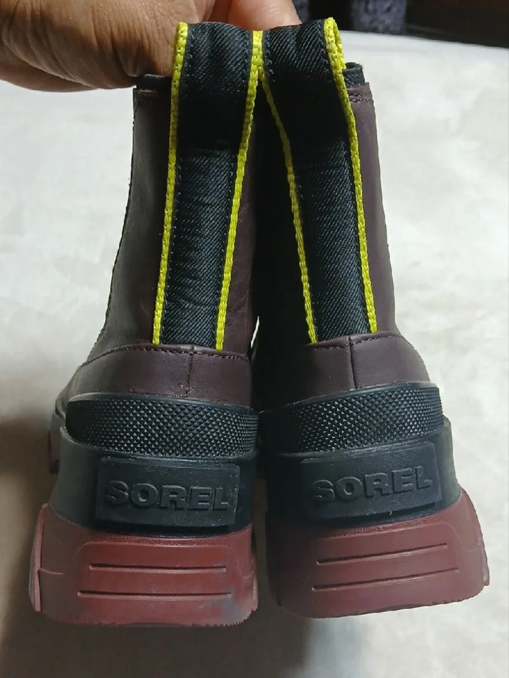 Sorel Brex Chelsea Boot in Plum with Neon Yellow Pull Size 9